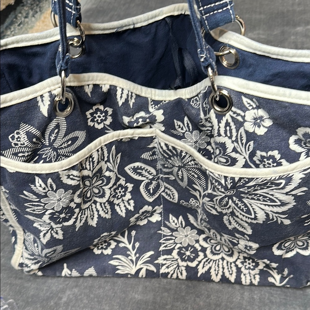 Floral Blue and White Tote Bag Preloved GUC - Picture 14 of 14